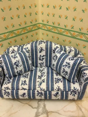 Dolls House Settee