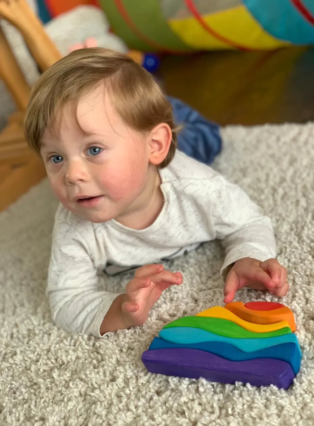 Waves Rainbow Stacker